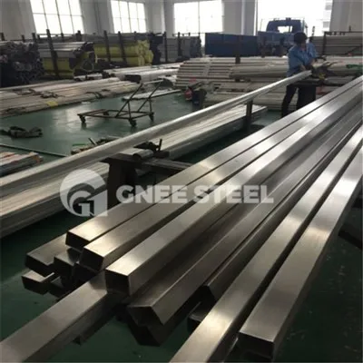 Tub quadrat d'acer inoxidable per a mecànics